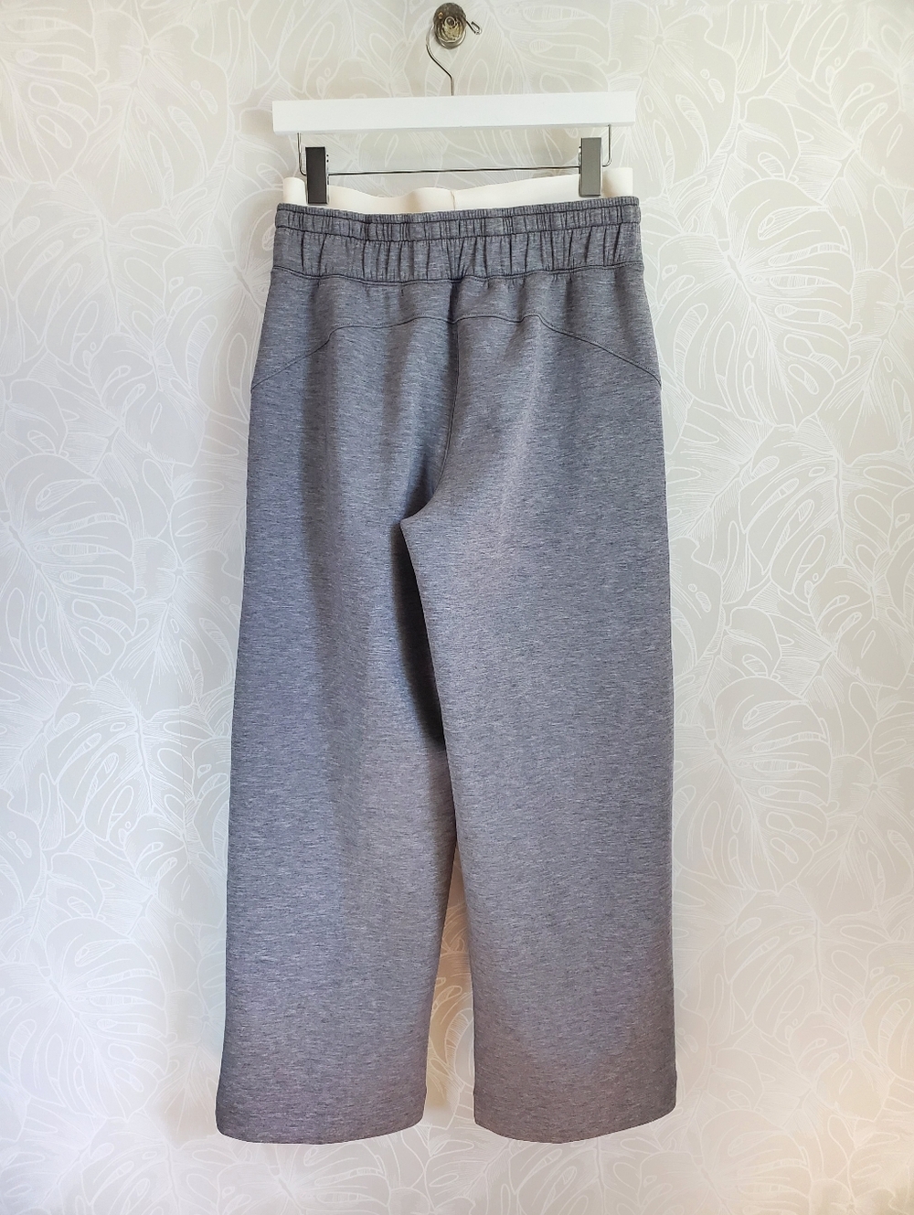 NEW SPANX Air Essentials Double Waistband Track Pants Size Medium Petite - Picture 8 of 10